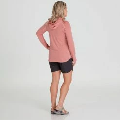 NRS Silkweight Hoodie - Women's 17 NRS Silkweight Hoodie - Women's -BackcountryGear Whop 10140 05 Mauve Model Back 090221 2000x2000 rsz 57534.1647968653