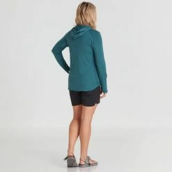 NRS Silkweight Hoodie - Women's 24 NRS Silkweight Hoodie - Women's -BackcountryGear Whop 10140 05 Mediterranea Model Back 082121 2000x2000 rsz 79996.1647968653