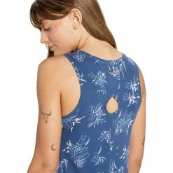 Sherpa Kira Tank - Women's (Spring 2022) 18 Sherpa Kira Tank - Women's (Spring 2022) -BackcountryGear Whop kira tank neelo model back rsz 59811.1647375158