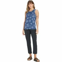 Sherpa Kira Tank - Women's (Spring 2022) 19 Sherpa Kira Tank - Women's (Spring 2022) -BackcountryGear Whop kira tank neelo model full view rsz 96676.1647375158