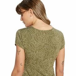 Sherpa Padma Wrap Dress - Women's (Spring 2022) -BackcountryGear Whop padma wrap dress evergreen model back 12968.1664924748