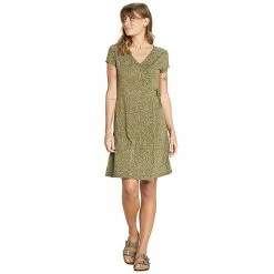 Sherpa Padma Wrap Dress - Women's (Spring 2022) -BackcountryGear Whop padma wrap dress evergreen model front full view 29233.1664924748