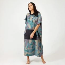 Nomadix Changing Poncho - Small/Medium 17 Nomadix Changing Poncho - Small/Medium -BackcountryGear Whop s m nomadix cp camo 101 changing poncho front rsz 75041.1660065671