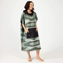 Nomadix Changing Poncho - Small/Medium 15 Nomadix Changing Poncho - Small/Medium -BackcountryGear Whop s m nomadix kcp unta 108 changing poncho front rsz 62848.1660065671