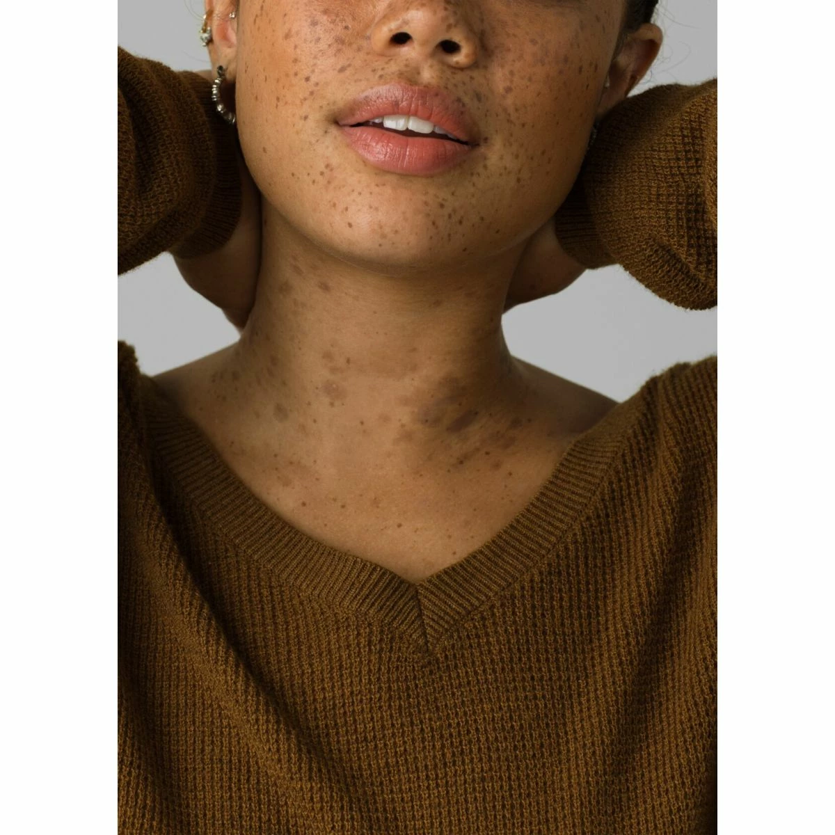 Prana Milani V-Neck - Women's (Fall 2020) 5 Prana Milani V-Neck - Women's (Fall 2020) - Image 5