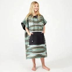 Nomadix Changing Poncho - X-Small -BackcountryGear Whop xs nomadix gcp unta 108 changing poncho front rsz 01597.1660066633